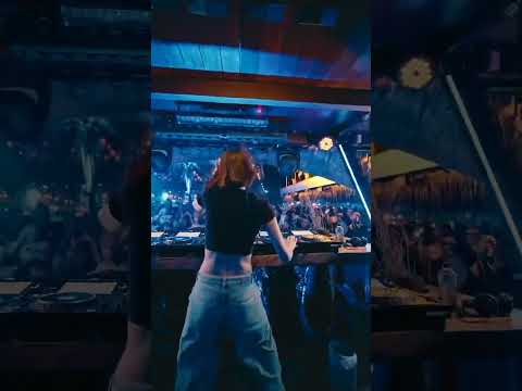 Emily lens party of Extremes