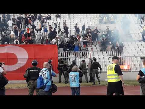 Tuča Delija i policije na 161. "večitom" derbiju (Partizan - Zvezda)