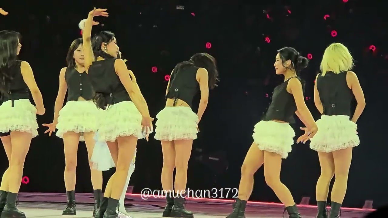 TWICE THIS IS FOR World Tour in Hamilton 2026.03.06 Day 1: Chaeyoung Solo-Shoot (Firecracker)