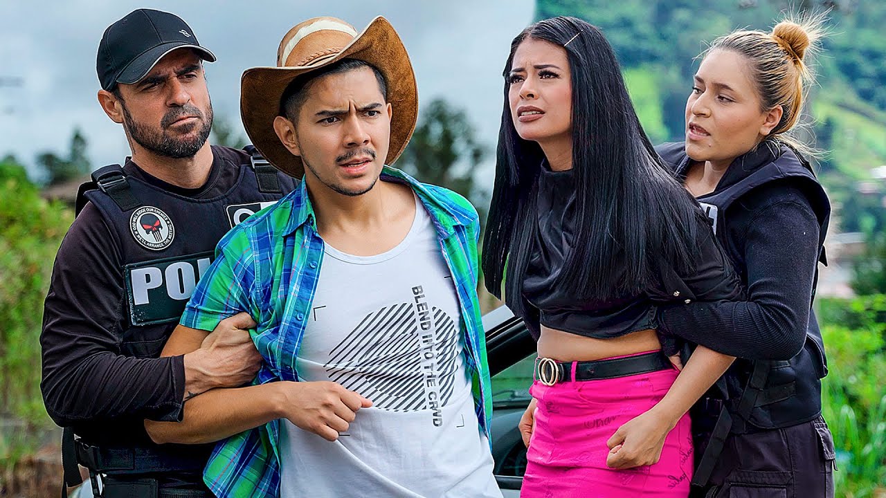 Policías humillaron a un hombre por su forma de vestir pero resultó ser un poderoso juez