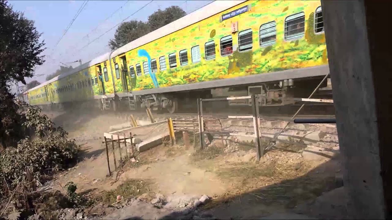 GZB WAP5 30031 Chandigrah Amritsar 12241 Superfast Express Colourful LHB Rake .