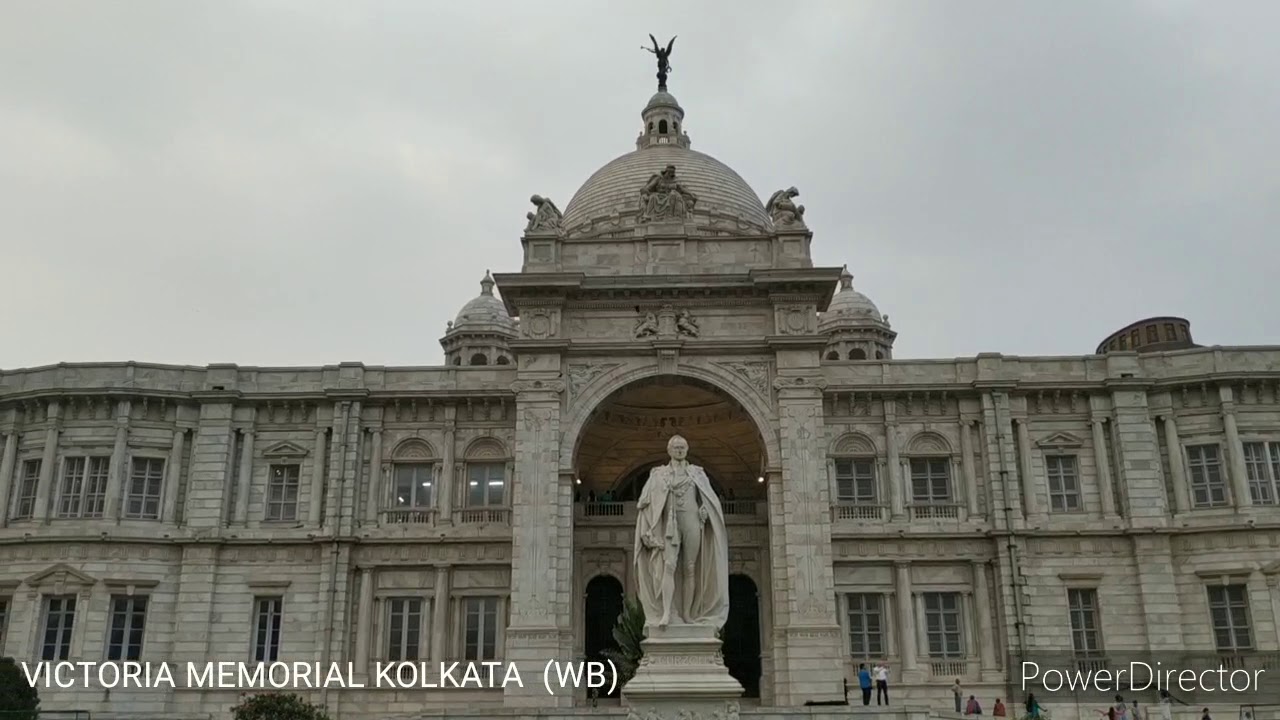 For what Victoria Memorial is famous for?