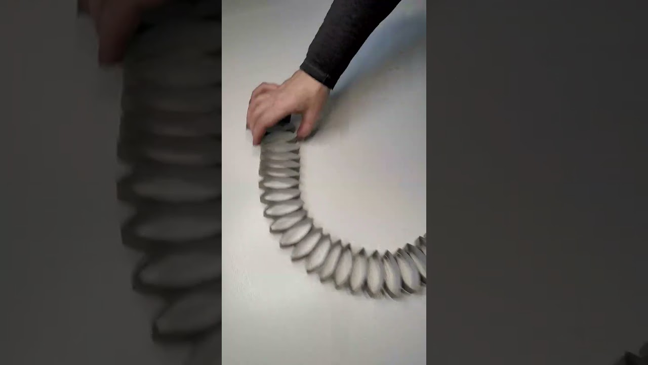 Never Throw Away Empty Toilet Paper Rolls 🧻 Amazing Spring Wreath 💮 #wreath #spring #decoration #diy