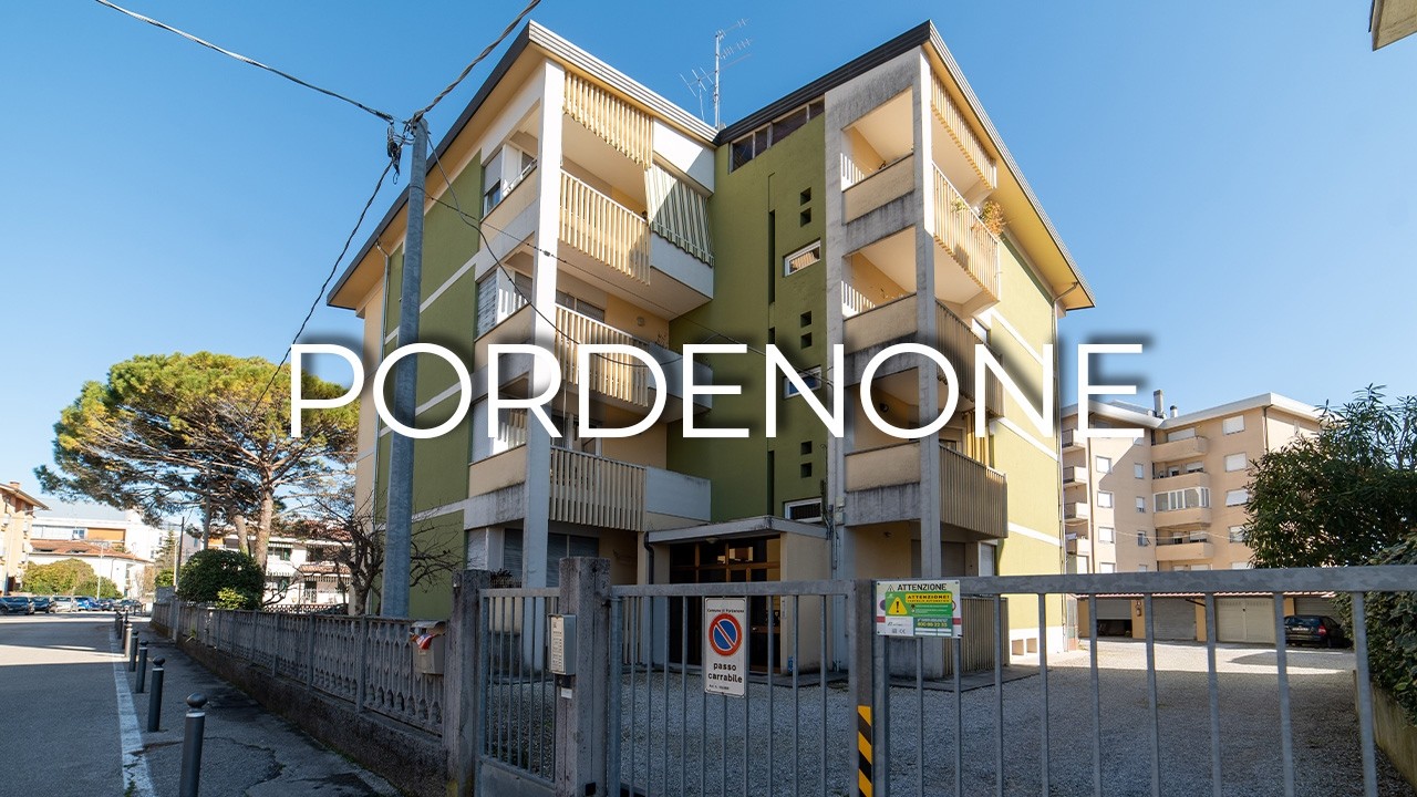 | TOSCANO PN - Ampio tricamere completamente ristrutturato con due garage e due cantine