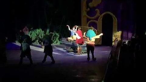 Julia Mercer and Luis Douglas Snow White 2018