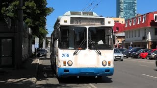 Троллейбус Екатеринбурга БТЗ-5276-04 борт. №205 маршрут №35 на остановке "Федерация профсоюзов"