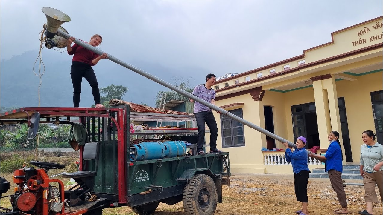 Use trucks to transport necessary materials for the new cultural house