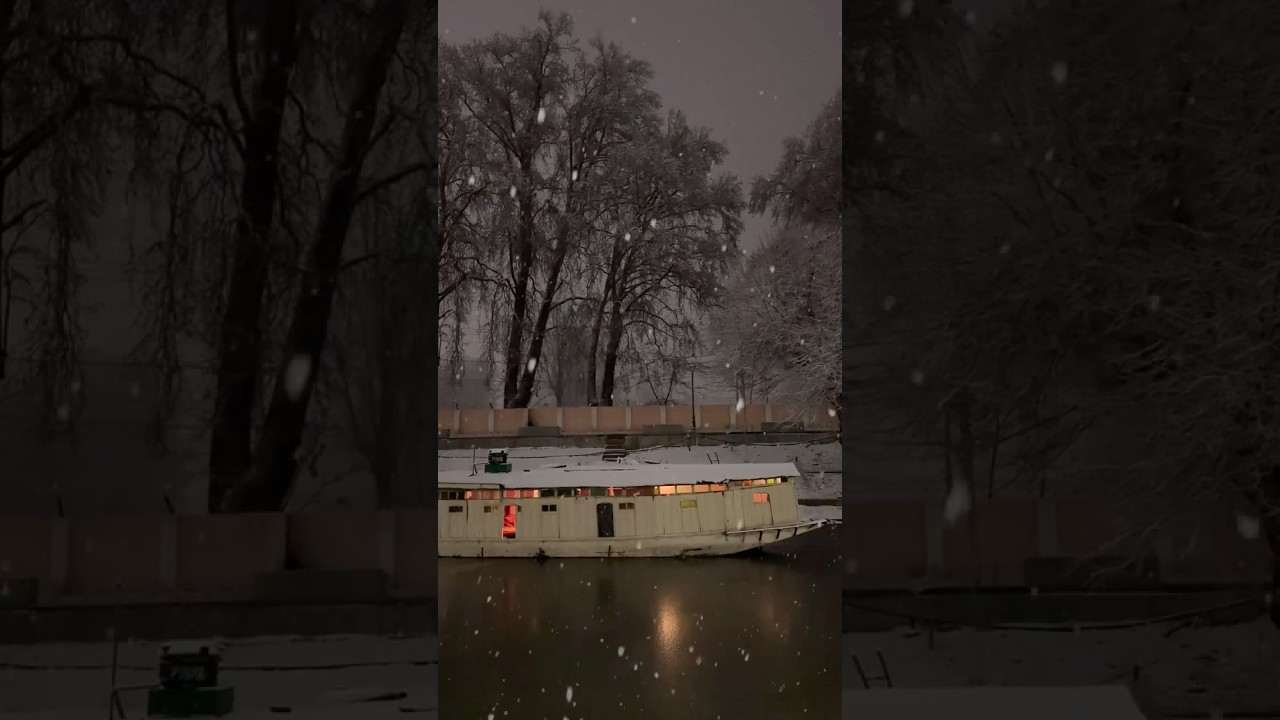 snowfall in kashmir gulmarag dal lake srinagar kashmir valley 