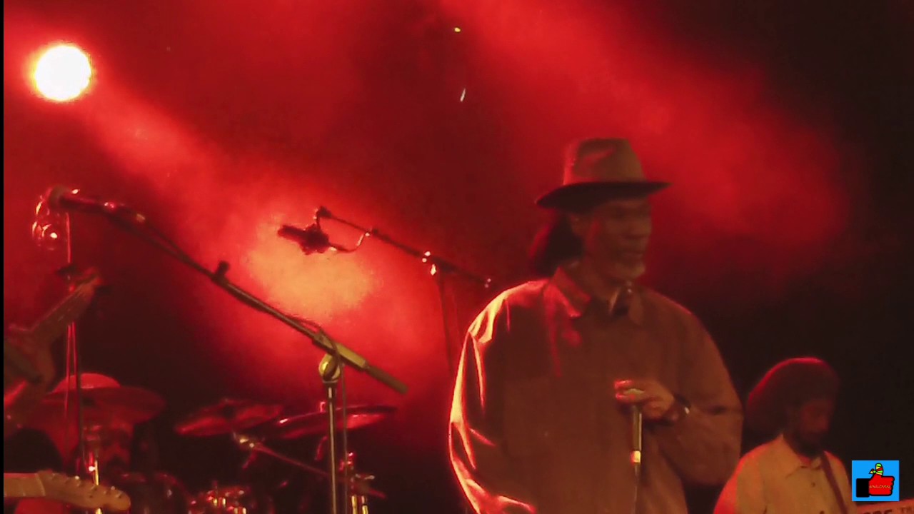 AKAE BEKA Live La Batterie 9 05 17