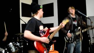 Rotten Apple Trees - Veins (Live on IntheValley)