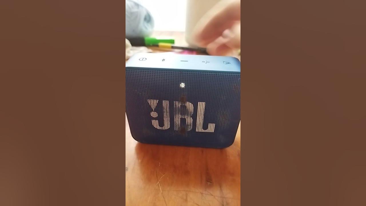 Режим басс jbl. Басс буст на JBL. Bass режим JBL go3. Увеличение баса на колонке JBL.