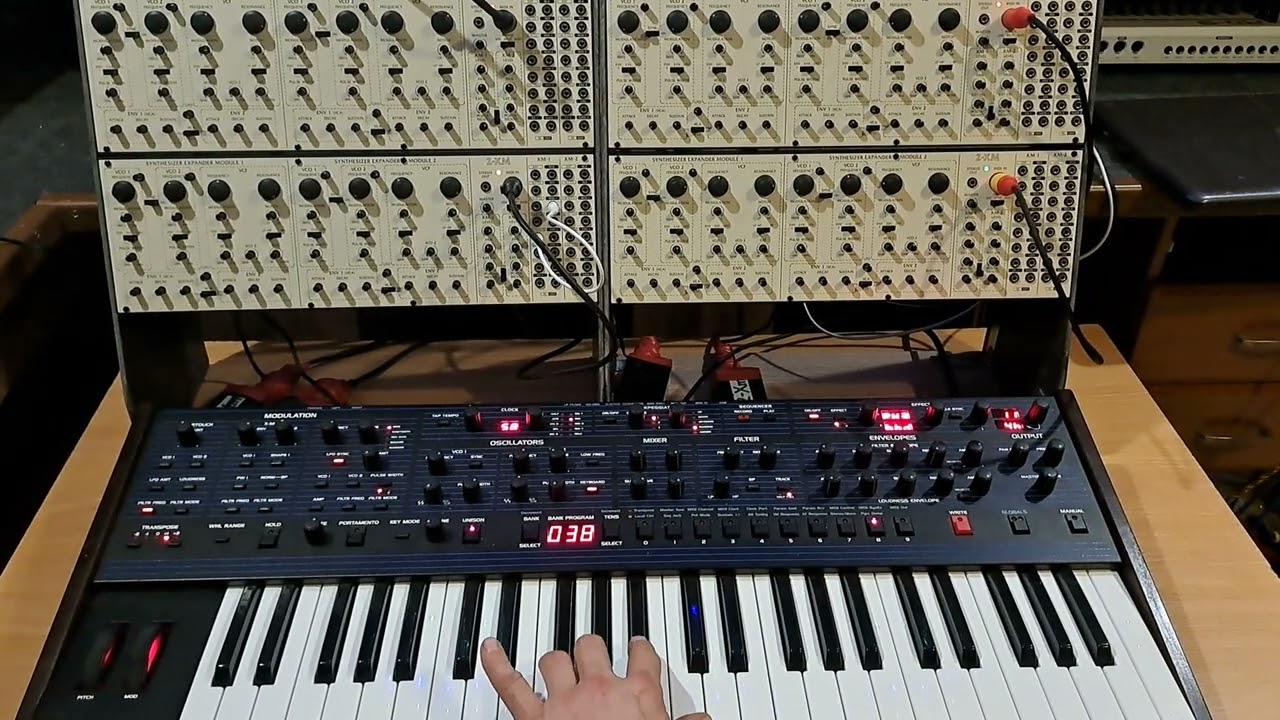Behringer 2-XM Polychain Round Robin mode of four modules !