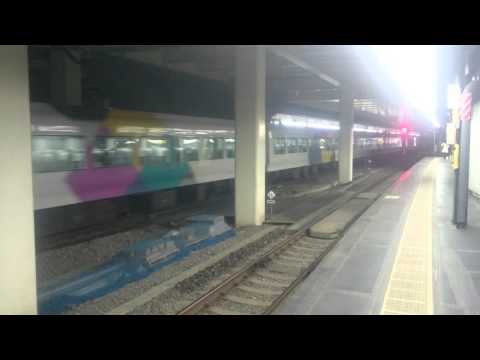 新宿発  東京行き   あずさ2号で〜す