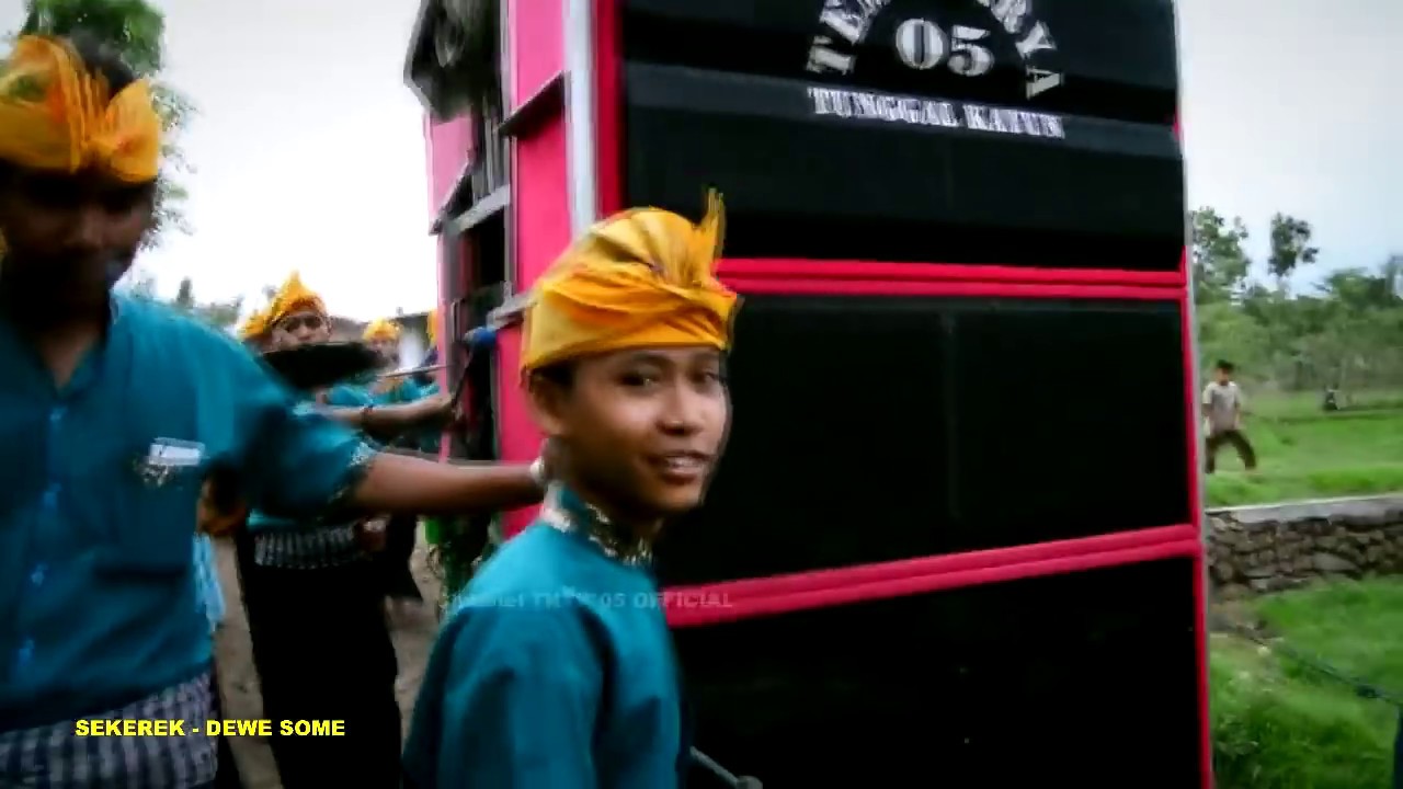 Kemeriahan Nyongkolan Dari SEKEREK Ke DEWE SOME