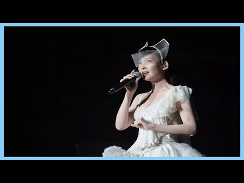 面如少女的周慧敏，51歲的她原來是靠這兩個字“保養”的？