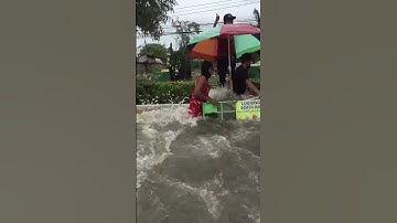 WATCH: Waist-deep flood in Sucat after Ulysses onslaught | ABS-CBN News #Shorts