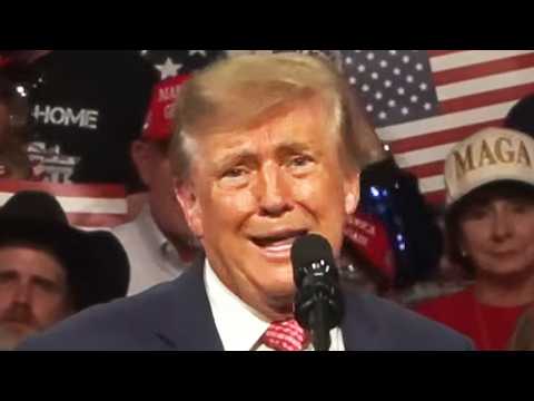 Trump GLITCHES BADLY, TERRIFIES audience