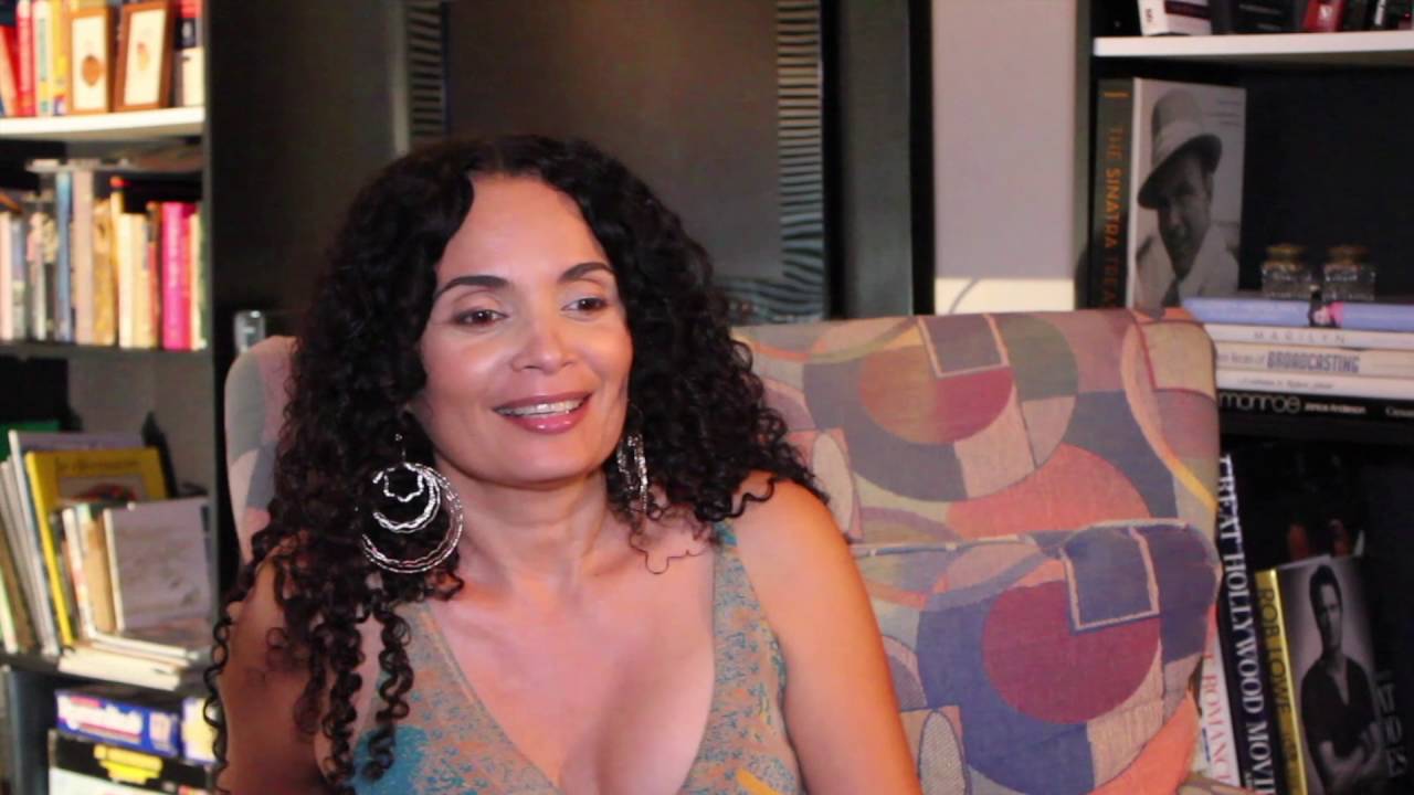 Lourdes Valentin One Note Samba Interview - YouTube