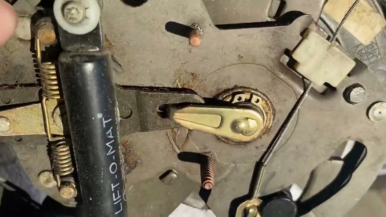 BMW E30 Seat Repair. Easy