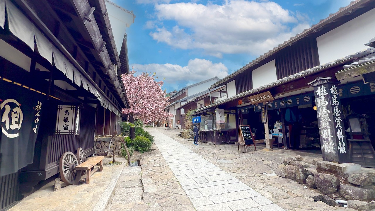 Samurai’s Trail: Ryokan Stay & Nakasendo Hike in Japan 🚶⛰️