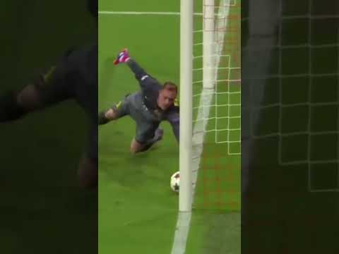 Безумные сейвы вратарей😨#футбол #football #manchestercity #arsenal #barcelona