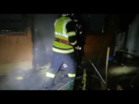 Incendiu pe Valeriu Braniște în Bistrița! Anexa unei case, mistuită de flăcări