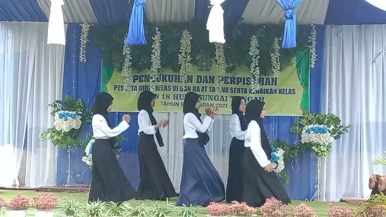 Tarian Ya Tab Tab Siswa MIN 18 Hulu Sungai Tengah