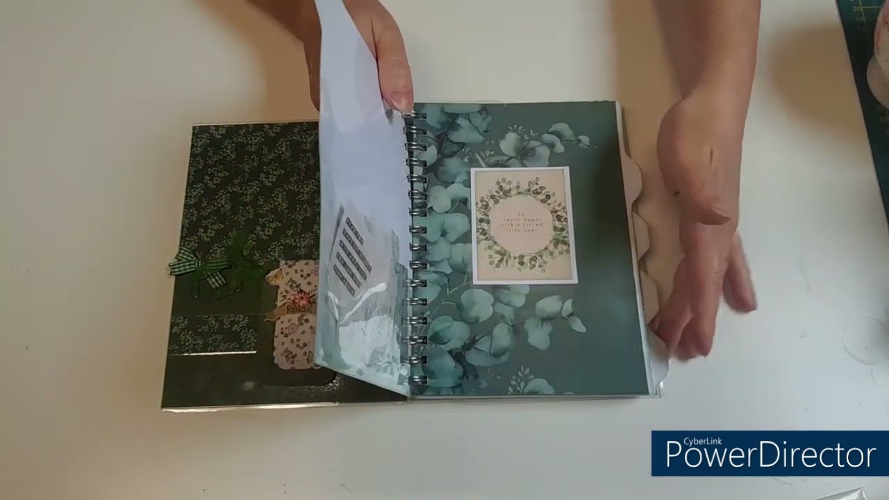 Faire un cahier modulable avec intercalaires amovibles et reliure à la Cinch. Présentation et tuto