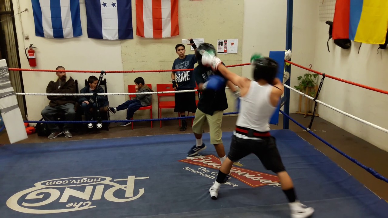Jose and Guillermo sparring at Aztlan boxing gym - YouTube