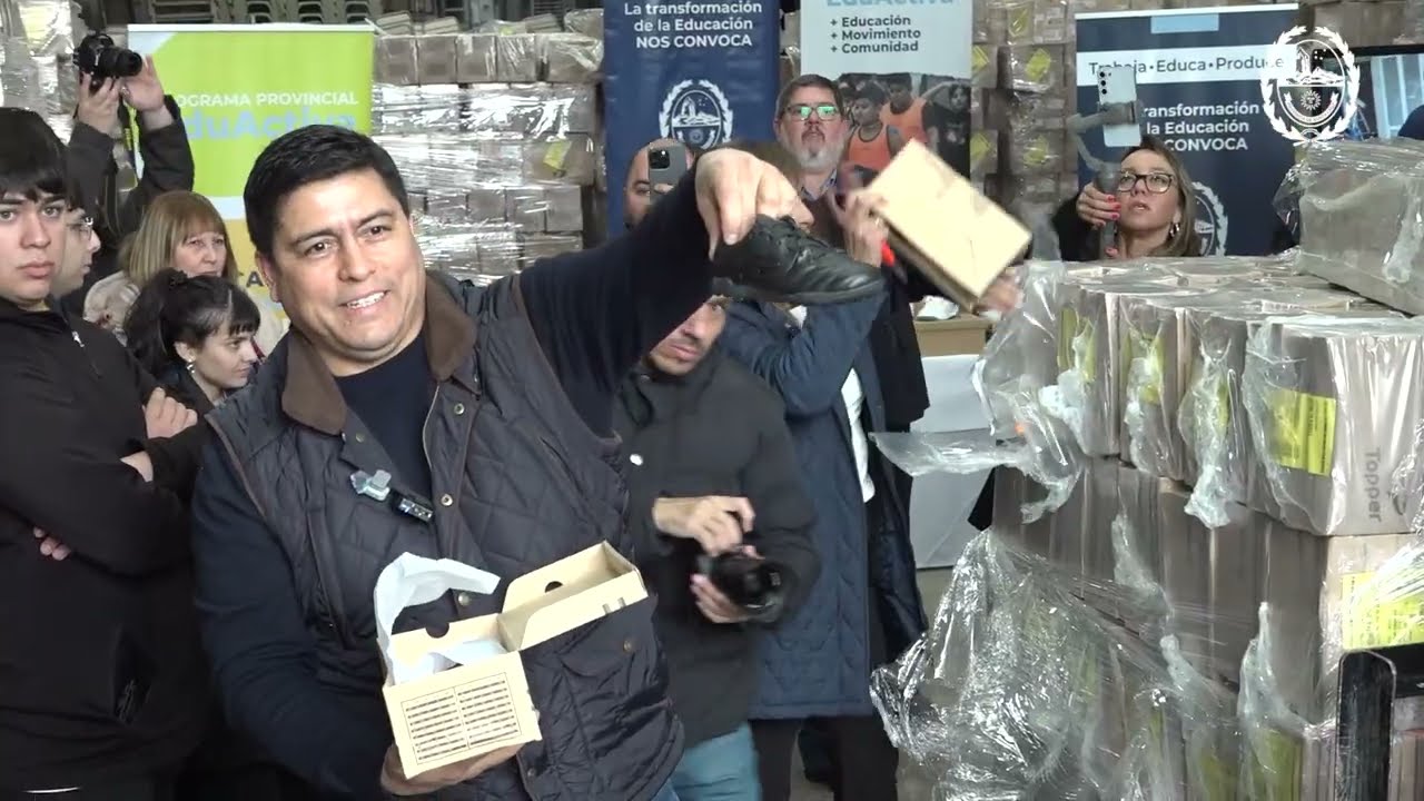 Claudio Vidal  - Entrega de zapatillas