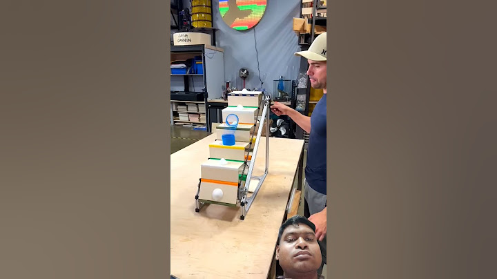 WOW 😮 😳 Slinky can walk for forever  #slinky #slinkytricks #slink #shorts #viral #video