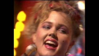 Video thumbnail of "THE GO-GO's Vacation STEREO Countdown appearance 27/6/1982"