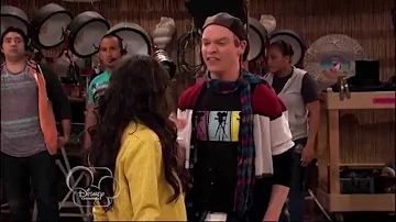 Dez (From Austin & Ally) Screams