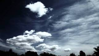 Long-run Flickery cirrus multi-layer cloud timelapse 4-sec HD V09618