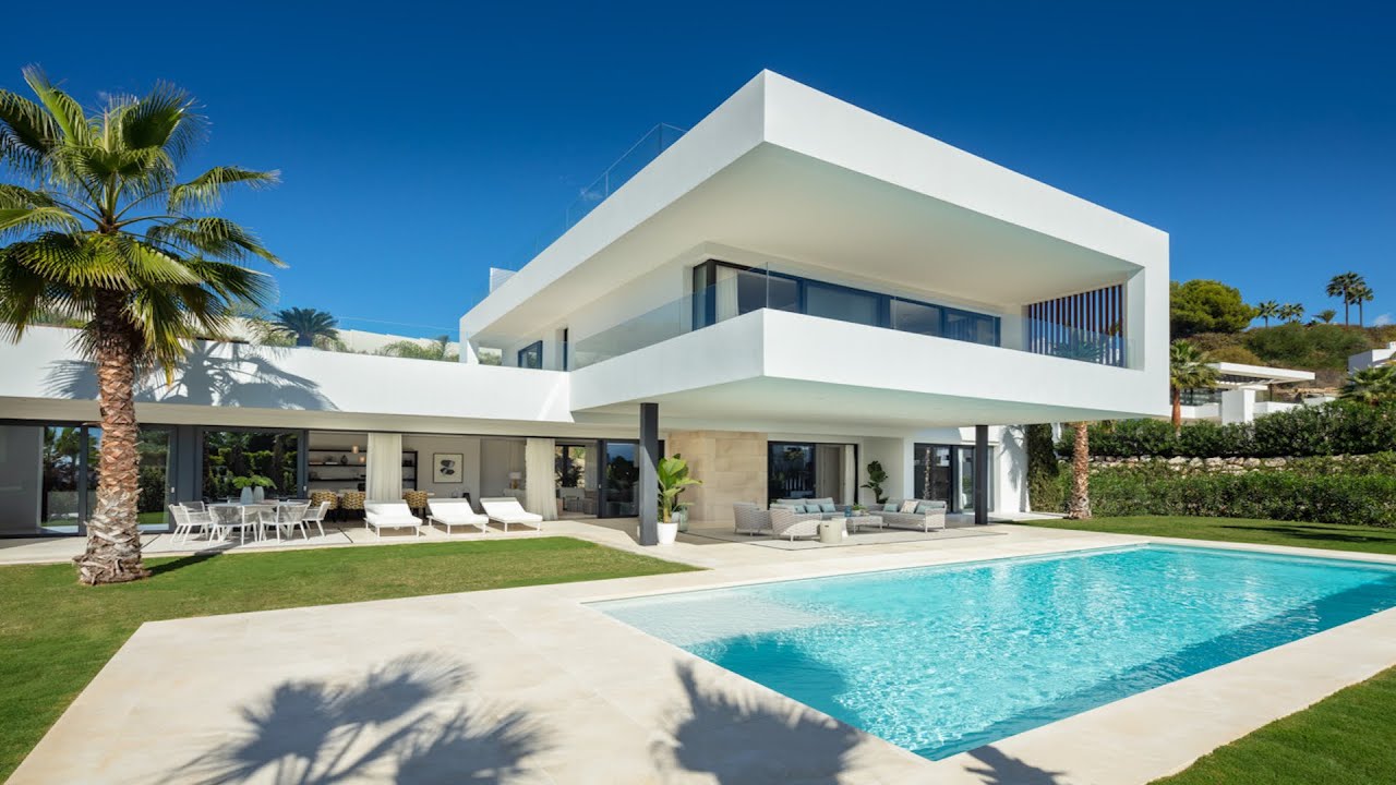 Stunning Contemporary Villa in Marbella | €3.150.000 | Marbella Hills Homes Real Estate