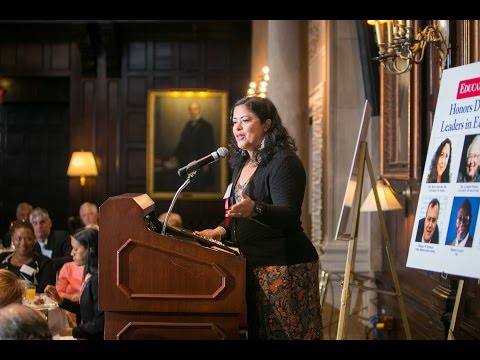 Video: Maya Soetoro-Ng Nettowaarde: Wiki, Getrouwd, Familie, Bruiloft, Salaris, Broers en zussen