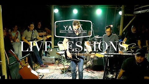 SOMEWHERE IN THE MIDDLE - JR RICHARDS OF DISHWALLA | YAKA LIVE SESSIONS