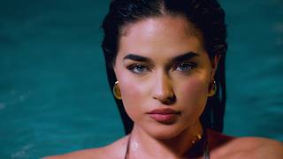NO LE HABLEN DE AMOR - ELENA X KOLA LOKA ( OFFICIAL VIDEO)
