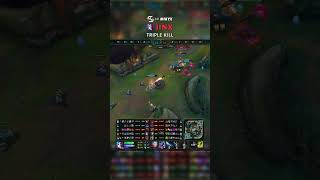 (SK Mikyx) Jinx TRIPLE KILL | EUW Challenger Patch 26.16 #shorts
#Jinx #Challenger #LeagueOfLegends #LoL #shorts #TRIPLEKILL
Jinx Triple Kill
Player: RenoirDessendre#Miky
Rank: Challenger 2867 LP
Keystone: Lethal Tempo
Server: EUW | Patch 26.16 (SK Mikyx) Jinx TRIPLE KILL | EUW Challenger Patch 26.16 #shorts