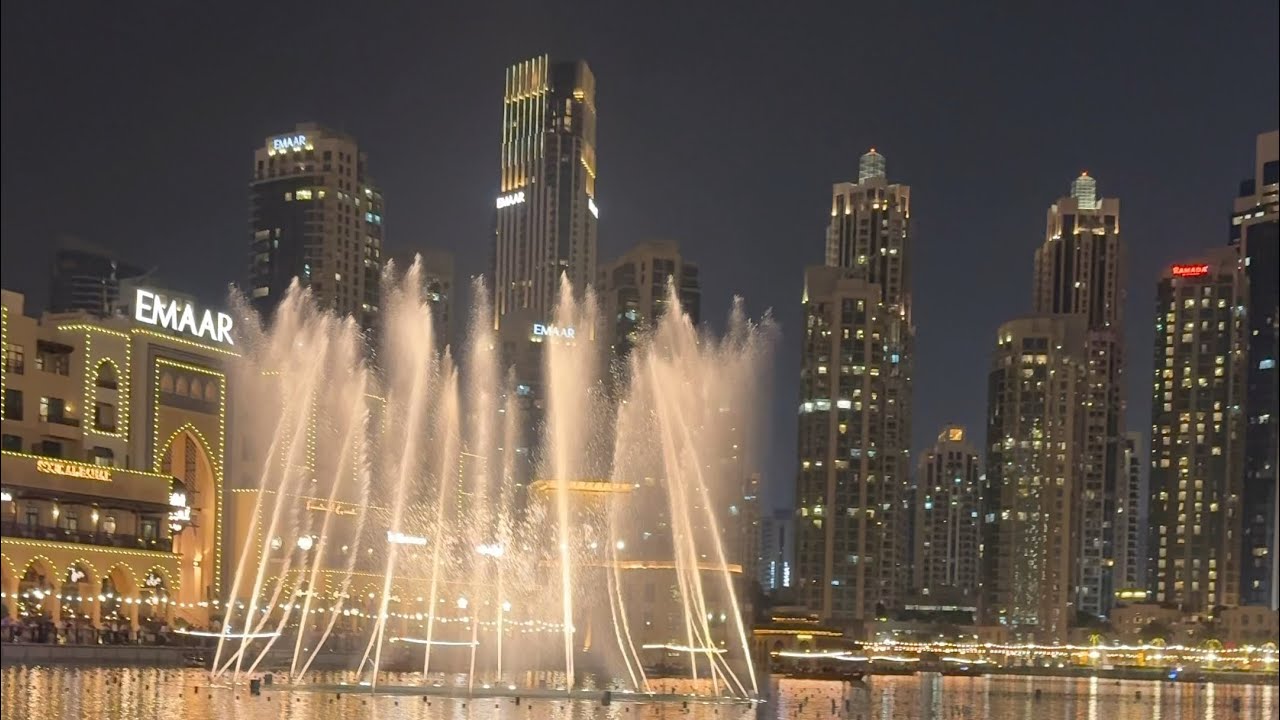 DUBAI GOALS! 💧✨ The Burj Khalifa steals the show with a dazzling water spectacle 🌟