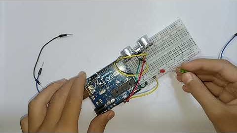 Ultrasonic sensor with Arduino Uno Red & Green Led project