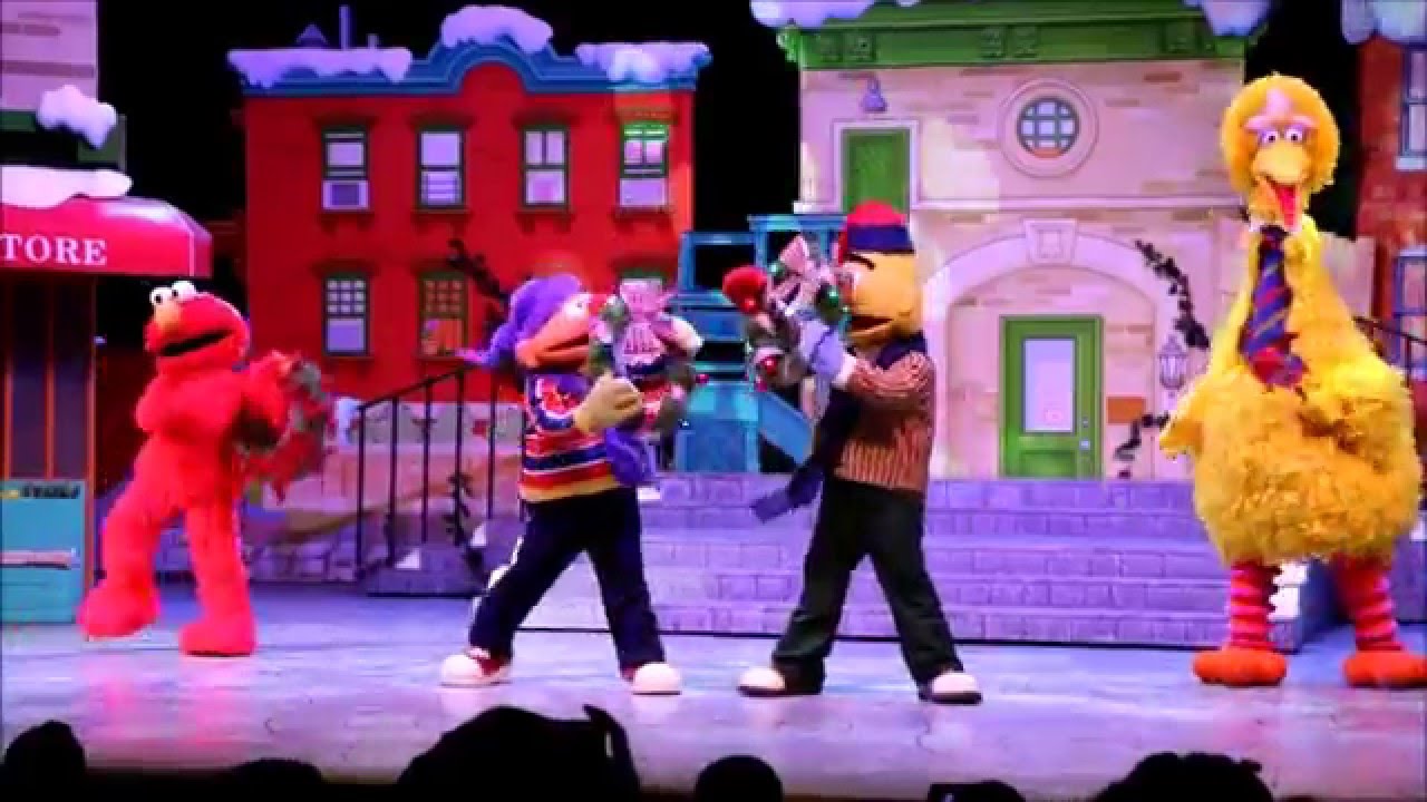 Sesame Street Saves Christmas - Universal Studios Singapore