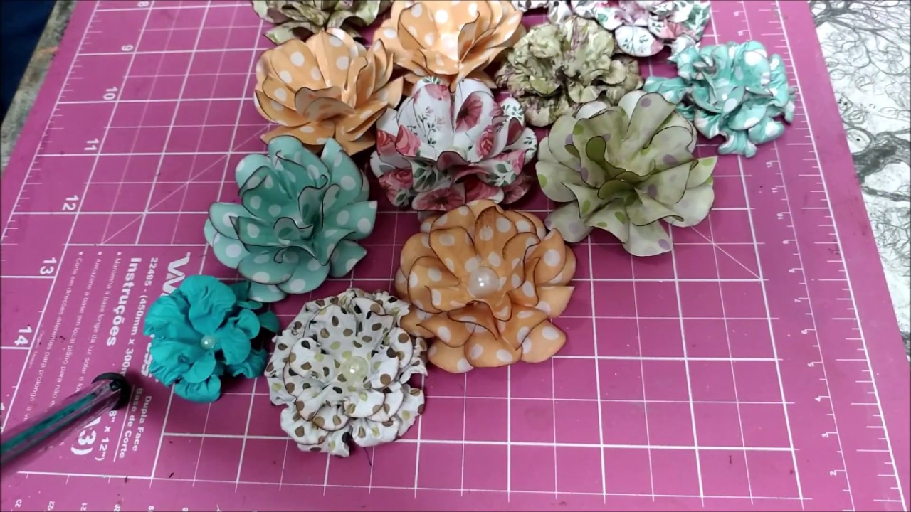 FLOREZINHAS DE PAPEL DE SCRAPBOOK