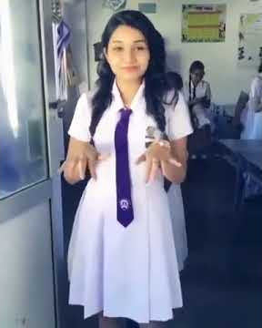 විදුහල්පතිනියගේ අවධානය  පිණිසයි 😂College girls funny danceSri Lanka tiktok video