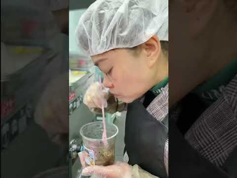 每次上新品后必须自己尝一尝，味道过关了才敢售麦 #记录我的摆摊生活 #藕粉 #全网最火糯米果