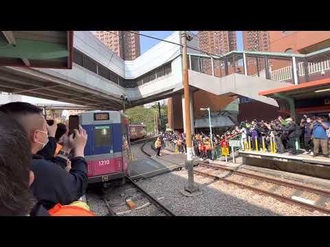 輕鐵第二期列車1090&1210駛離兆康站￼￼
