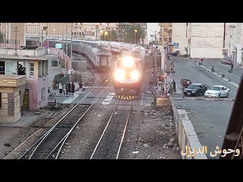 تصوير علوى لحظة وصول قطار  واقلاع القطار الاسباني من محطة الاقصر