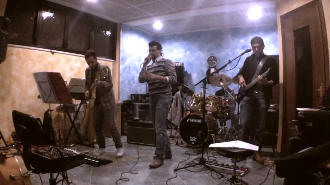 Flower Cirkus Plays U2 - One