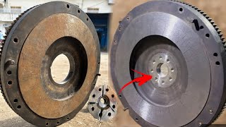How to Mechanic Carefully Rebuilt the Truck Muscular Flywheel Drivable With a Strong Joint