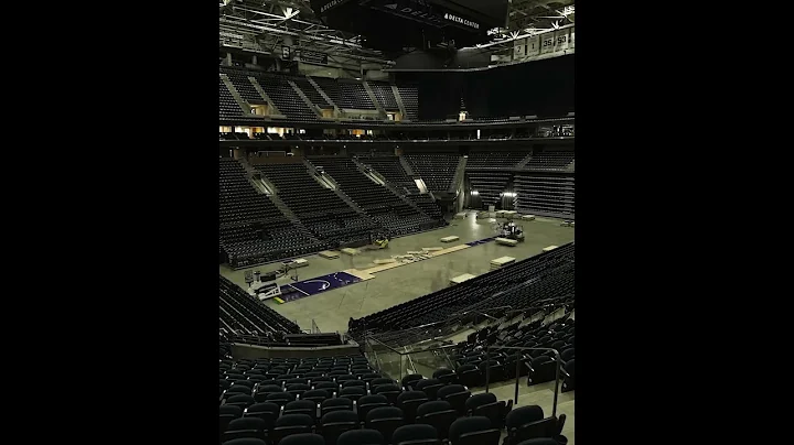 Watch the Delta Center transform from Guns N' Roses concert to Utah Jazz home court #takenote - DayDayNews